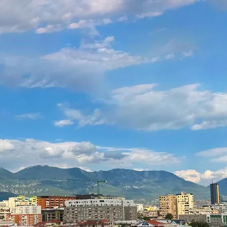 Hestior Floor Apartment, Downtown & Mountain View * Tirana
